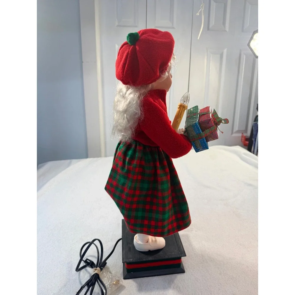 Vintage 1993 Holiday Creations NOEL Girl Animated Musical Christmas Figure
